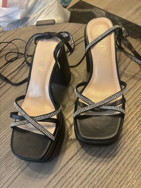 Dream Paris woman’s lace up chunk heal